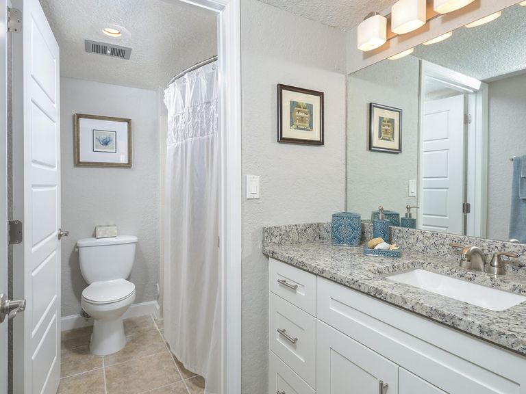 Jacaranda Village apartments in Plantation, FL – photo 25