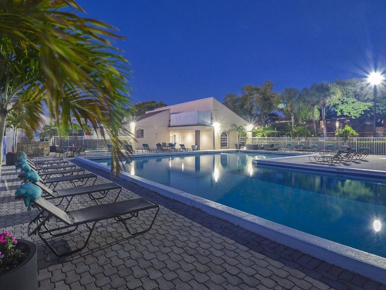Jacaranda Village apartments in Plantation, FL – photo 7