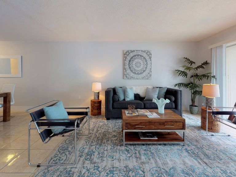 Lake House Apartments apartments in Miami Gardens, FL – photo 8