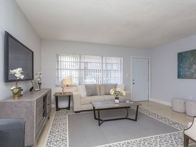 Lake House Apartments apartments in Miami Gardens, FL – photo 9