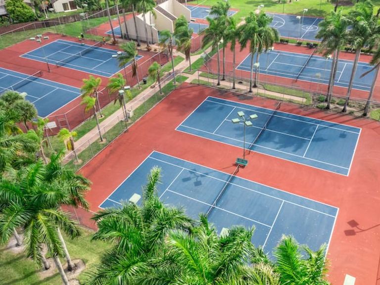 Lakeridge at the Moors apartments in Hialeah, FL – photo 14