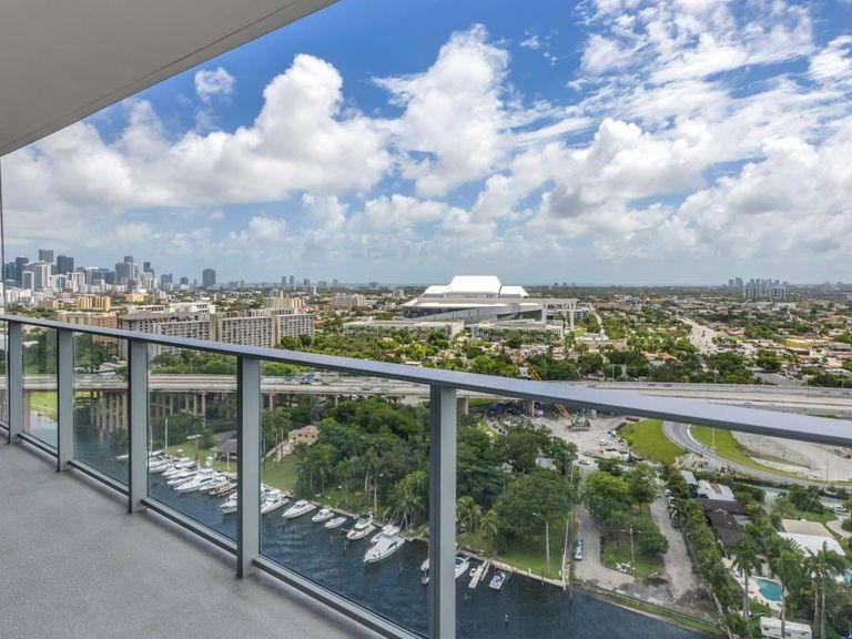 Lantower River Landing apartments in Miami, FL – photo 34