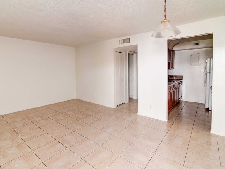 Lauder Ridge Apartments apartments in North Lauderdale, FL – photo 11