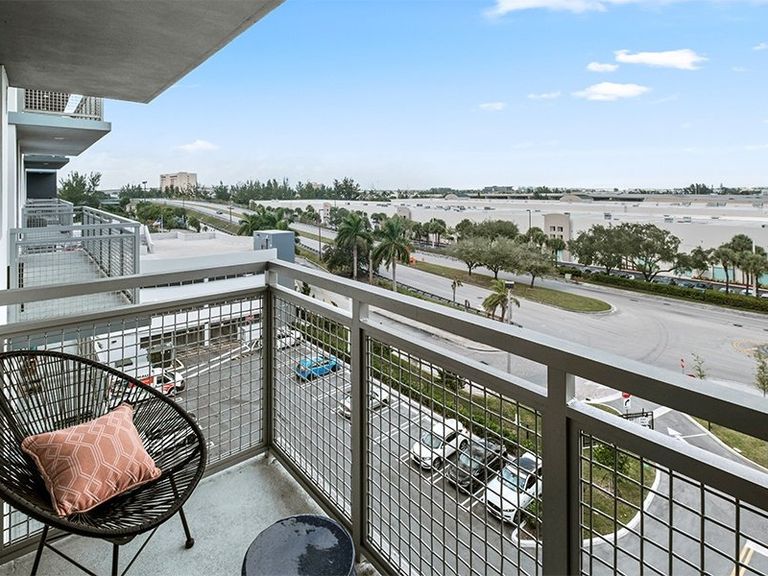 LaVida Apartments apartments in Miami, FL – photo 25