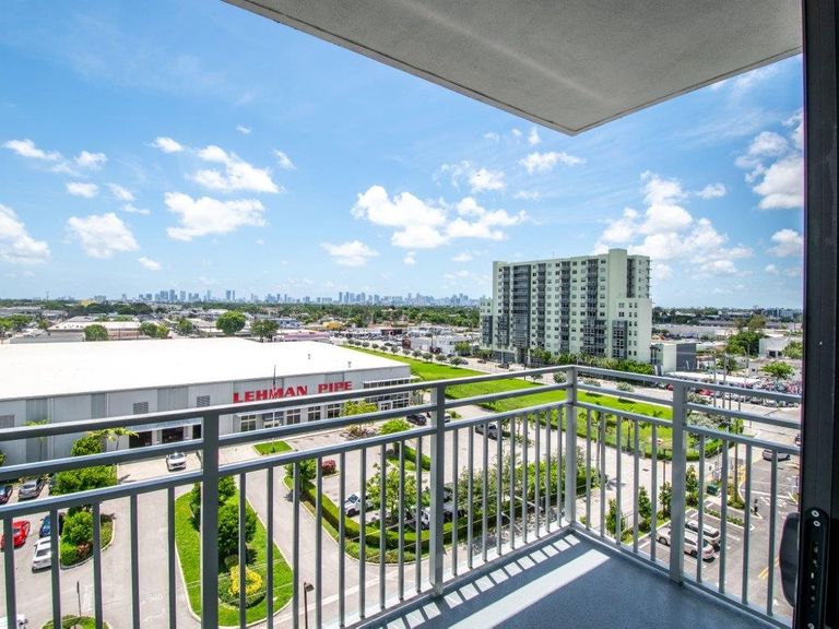 Legacy at 36th apartments in Miami, FL – photo 37