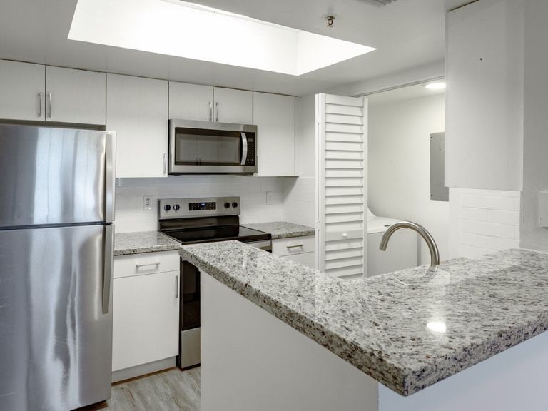 Legacy Lakeview apartments in North Lauderdale, FL – photo 18