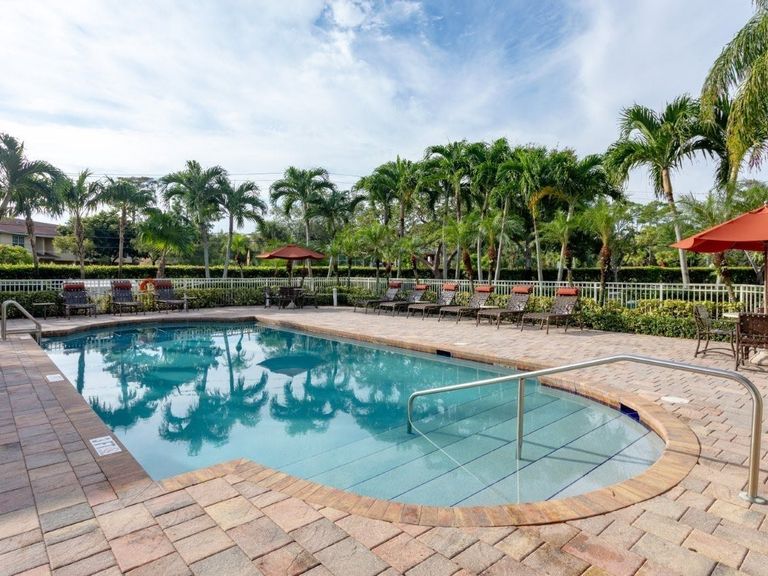 Legacy Lakeview apartments in North Lauderdale, FL – photo 9