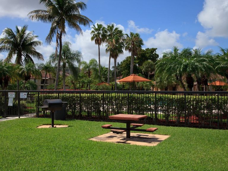 Los Prados apartments in Plantation, FL – photo 25