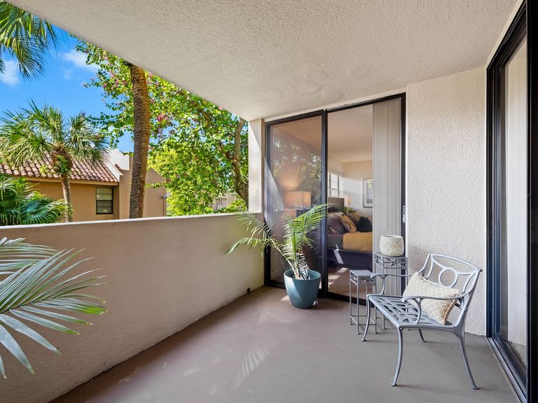 Meadow Walk Apartments apartments in Miami Lakes, FL – photo 11