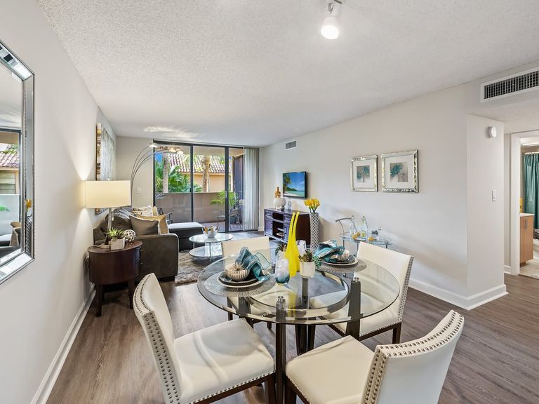 Meadow Walk Apartments apartments in Miami Lakes, FL – photo 16