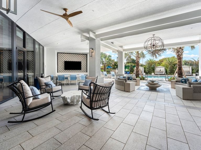 Metropolitan Coral Springs apartments in Coral Springs, FL – photo 25