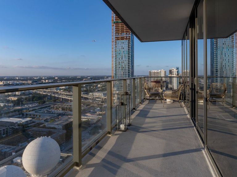 Miami World Tower apartments in Miami, FL – photo 11