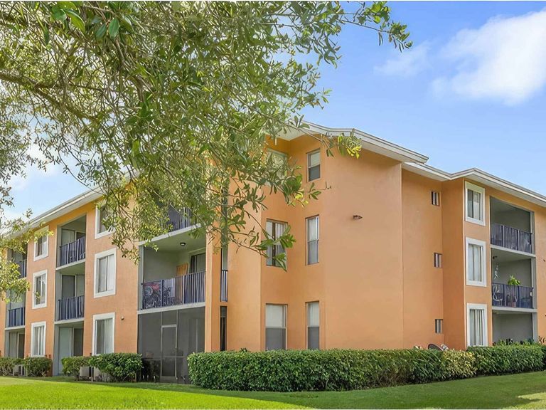 Midora at Woodmont apartments in Tamarac, FL – photo 24