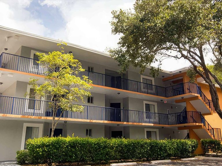 Midora at Woodmont apartments in Tamarac, FL – photo 25