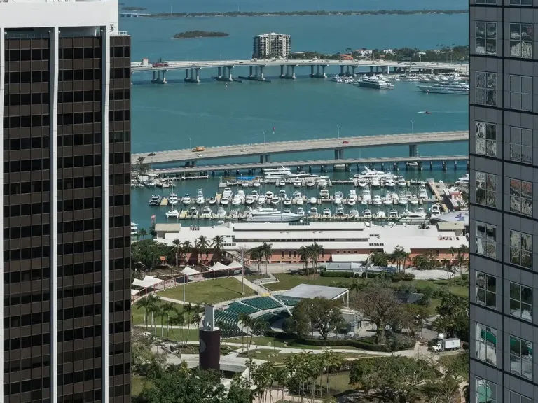 Muze at Met apartments in Miami, FL