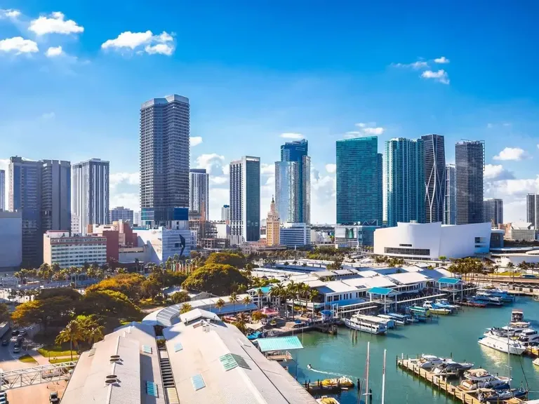 Muze at Met apartments in Miami, FL
