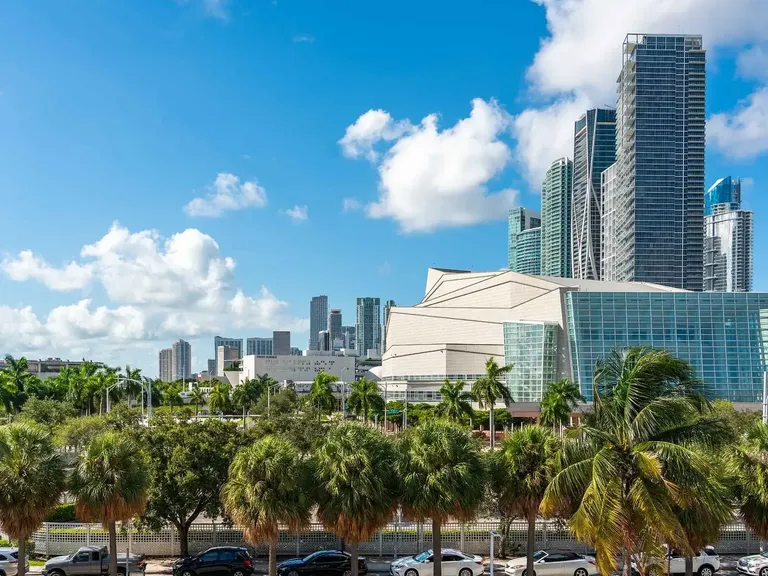 Muze at Met apartments in Miami, FL