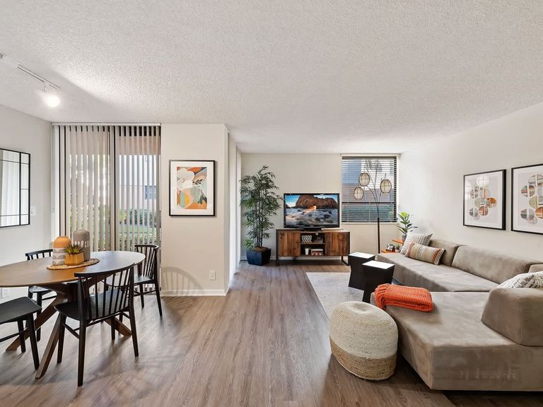 New Barn Apartments apartments in Miami Lakes, FL – photo 11