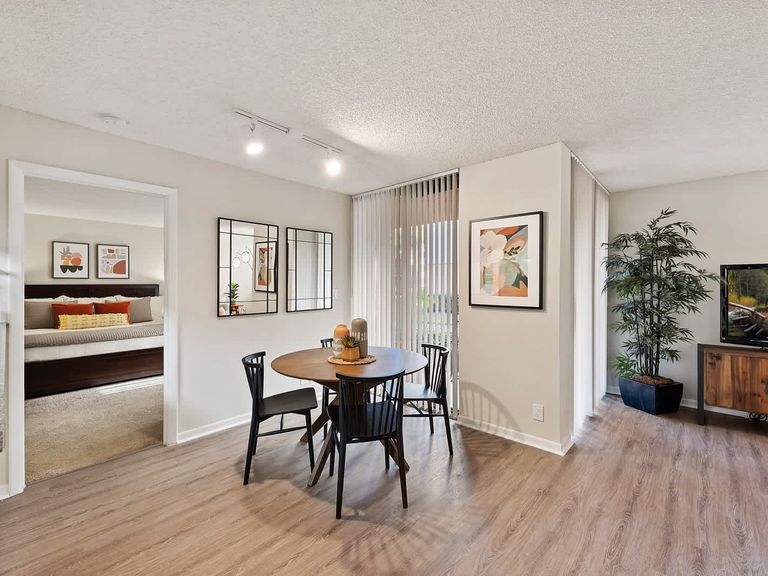 New Barn Apartments apartments in Miami Lakes, FL – photo 12