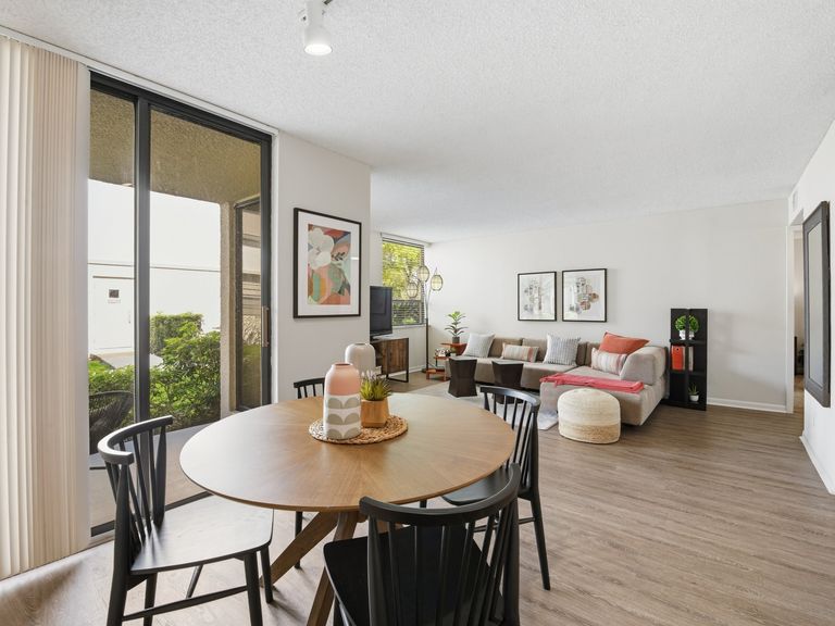 New Barn Apartments apartments in Miami Lakes, FL – photo 13