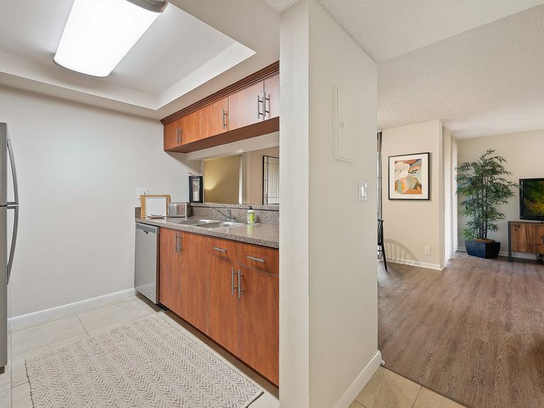 New Barn Apartments apartments in Miami Lakes, FL – photo 15