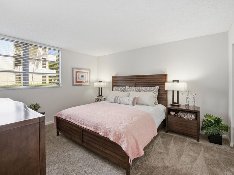 New Barn Apartments apartments in Miami Lakes, FL – photo 20