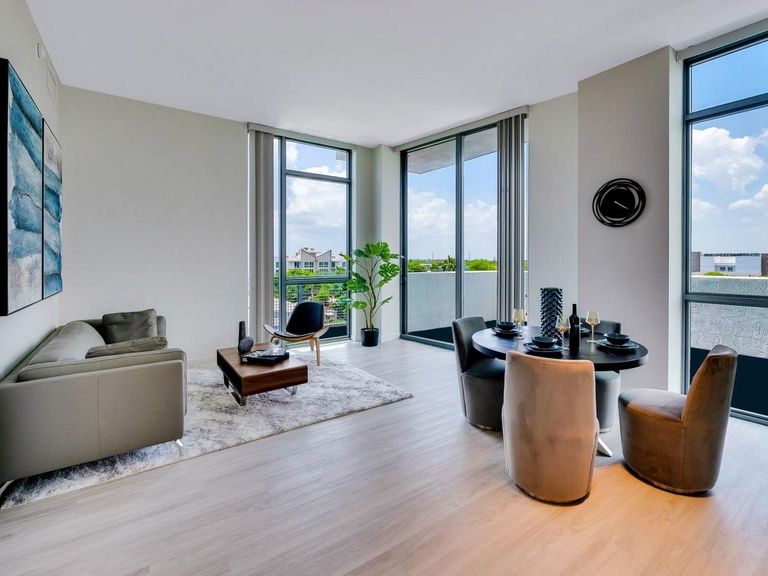 Nine Hollywood apartments in Hollywood, FL – photo 13