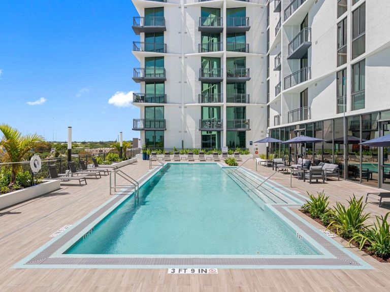 Nine Hollywood apartments in Hollywood, FL – photo 15