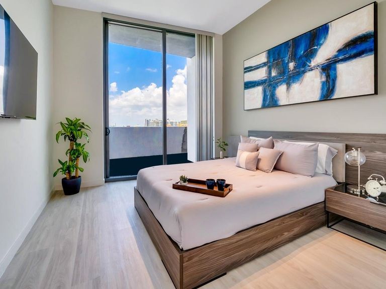 Nine Hollywood apartments in Hollywood, FL – photo 9