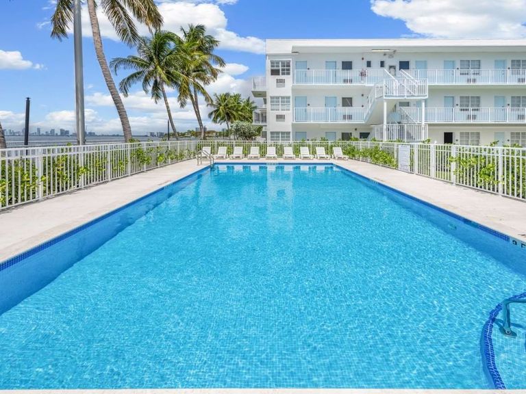Normandy Cove apartments in Miami Beach, FL – photo 7