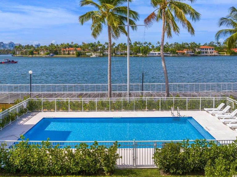 Normandy Cove apartments in Miami Beach, FL – photo 24