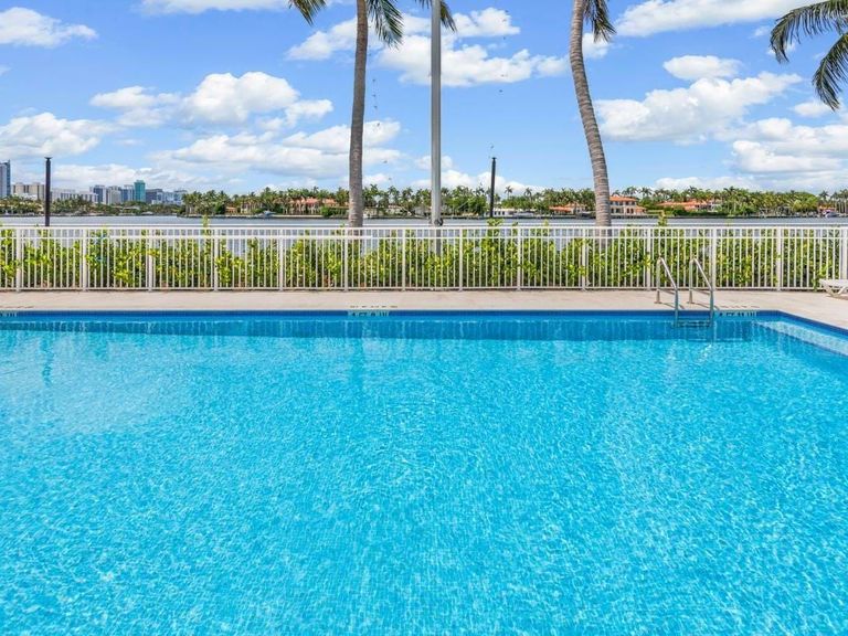 Normandy Cove apartments in Miami Beach, FL – photo 28
