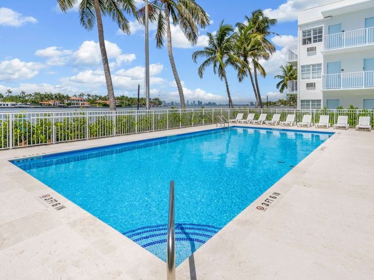 Normandy Cove apartments in Miami Beach, FL – photo 29