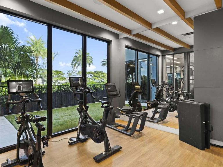 Oasis Pointe apartments in Dania Beach, FL – photo 22
