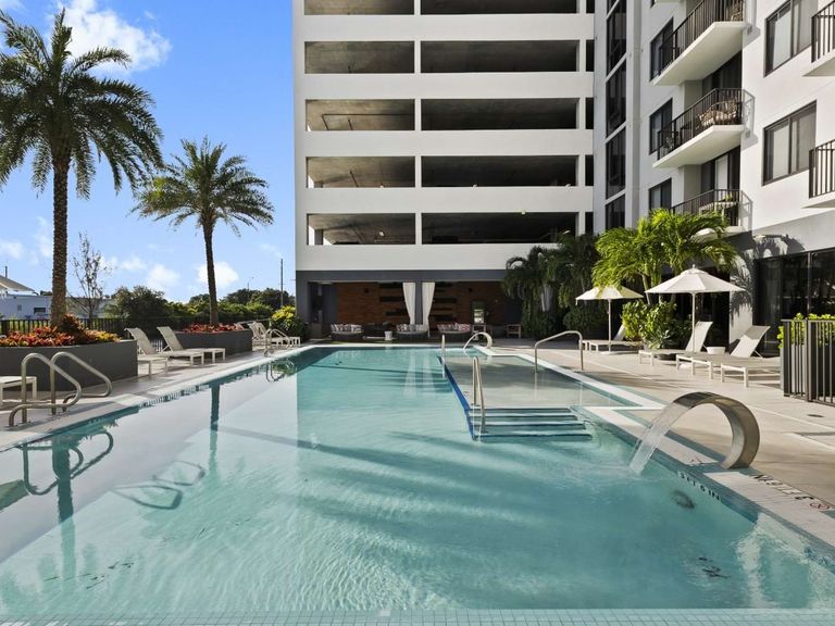 Oasis Pointe apartments in Dania Beach, FL – photo 8