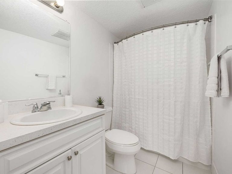 One Park Plaza Apartments apartments in North Lauderdale, FL – photo 14