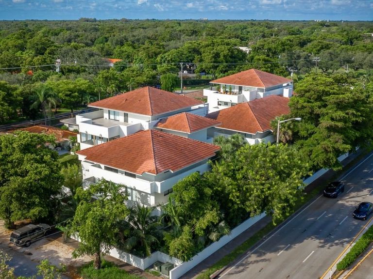 Orduna Court apartments in Coral Gables, FL – photo 34