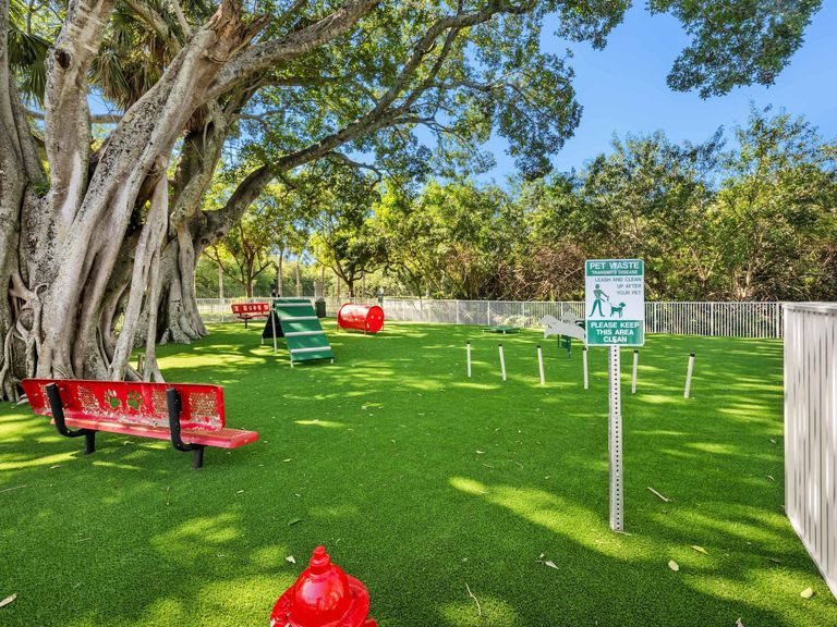 Palm Haven at Deer Creek apartments in Deerfield Beach, FL – photo 36