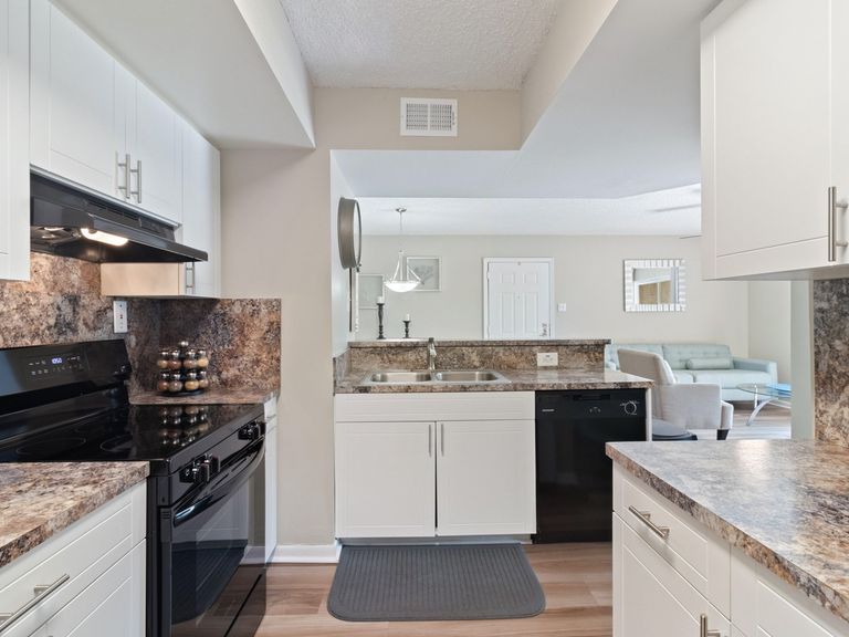 Palmetto Place apartments in Miami, FL – photo 14