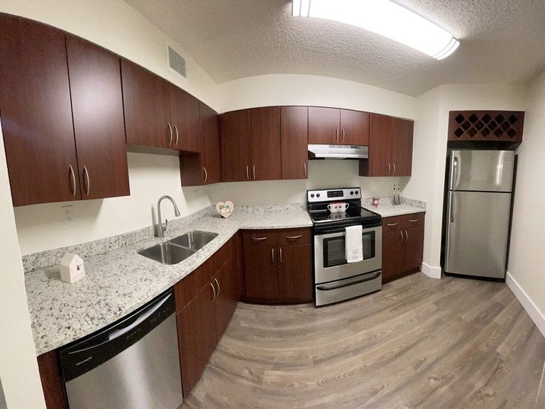 Pepper Cove Apartments apartments in Miami, FL – photo 17