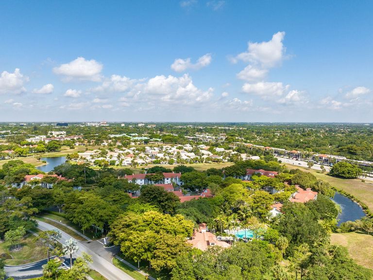 Pinebrook Pointe apartments in Margate, FL – photo 7