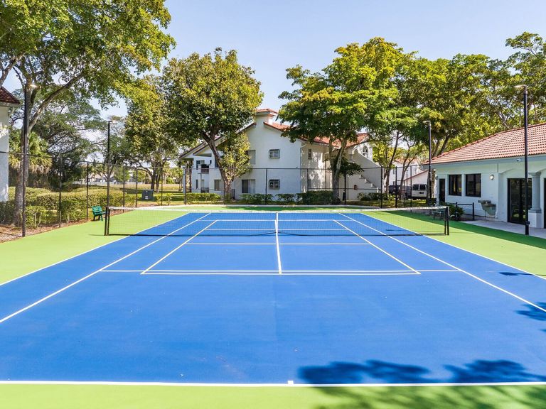Pinebrook Pointe apartments in Margate, FL – photo 9