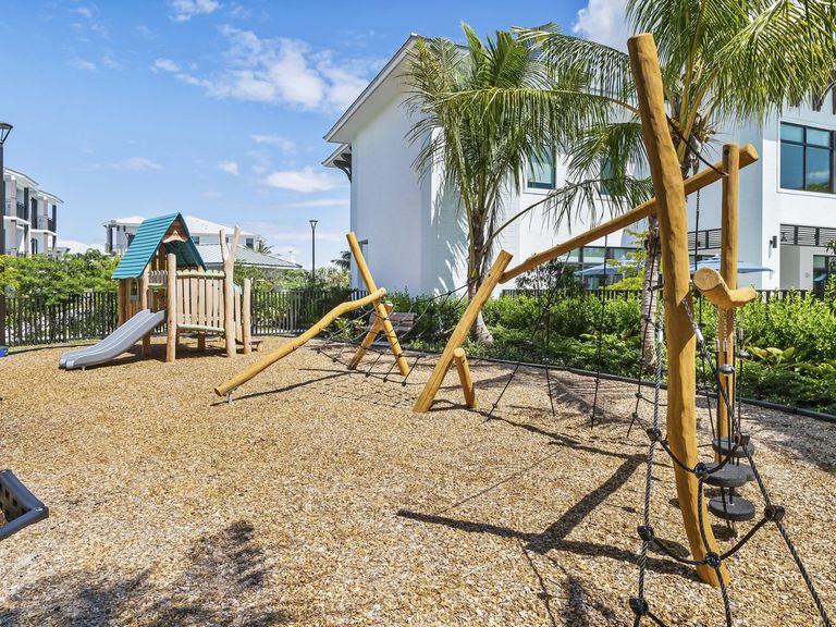 Pines Garden at City Center apartments in Pembroke Pines, FL – photo 9