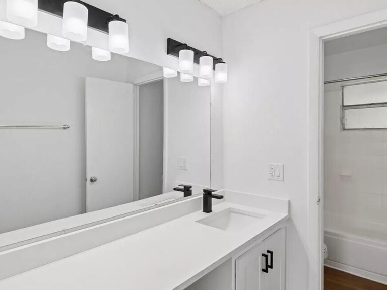 Plantation Gardens apartments in Plantation, FL – photo 16
