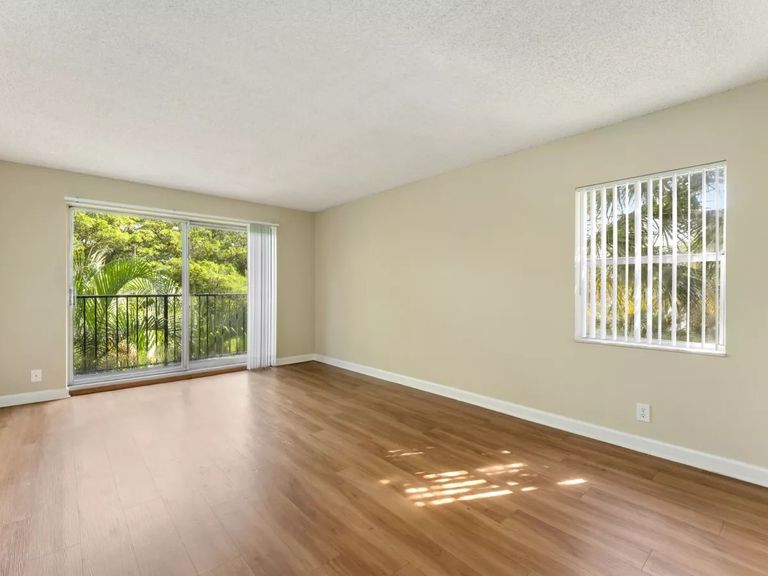 Plantation Gardens apartments in Plantation, FL – photo 25