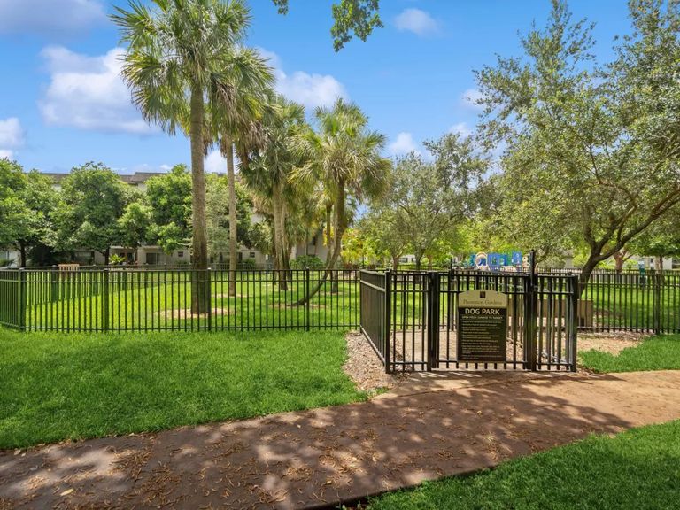 Plantation Gardens apartments in Plantation, FL – photo 49