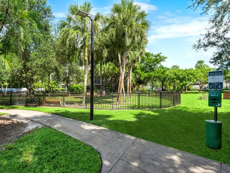 Plantation Gardens apartments in Plantation, FL – photo 52