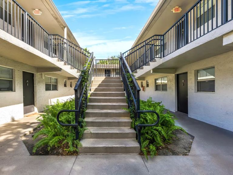 Plantation Gardens apartments in Plantation, FL – photo 54