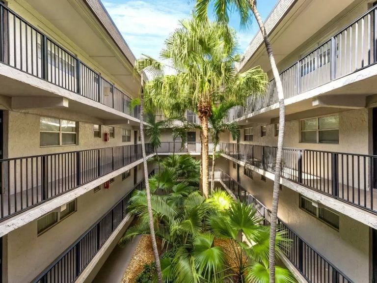 Plantation Gardens apartments in Plantation, FL – photo 55
