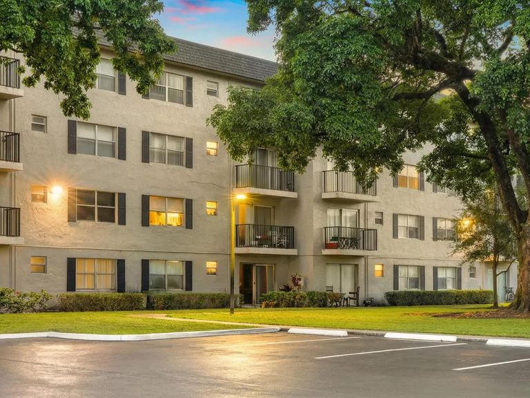 Plantation Gardens apartments in Plantation, FL – photo 56